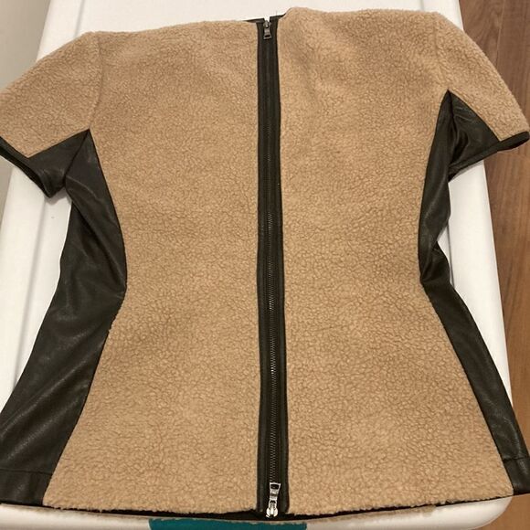 BCBG NWT Runway Nadya Top. Tan Sherpa Texture and Brown Faux Leather. Size XXS. - Picture 2 of 10